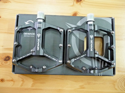 GEWAGE Road/Mountain Bike Pedals - 3 Bearings Bicycle Pedals - 9/16” CNC Machine