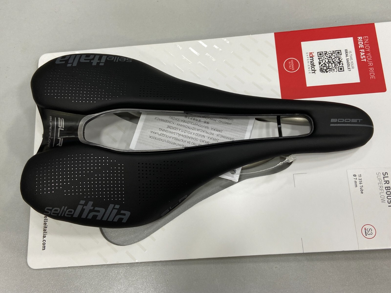 セライタリア サドル SLR Boost Superflow S3（SPIN AXIS