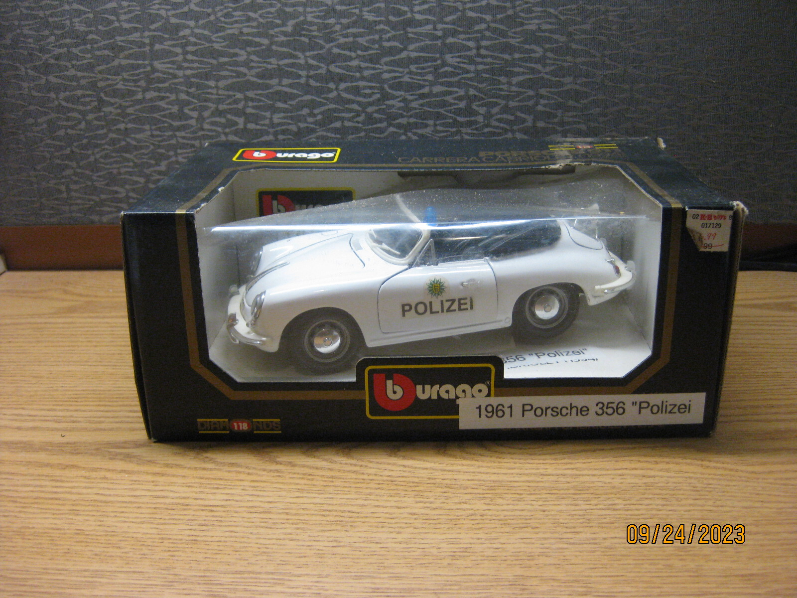 1/18 1961 PORSCHE 356 