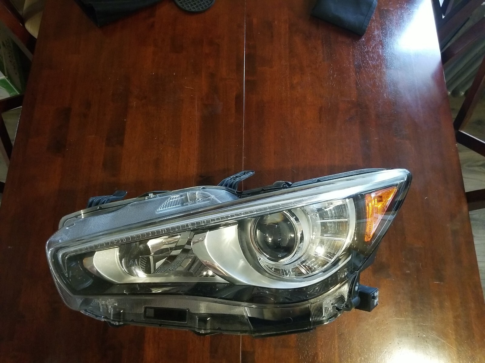 Infiniti q50 Headlight