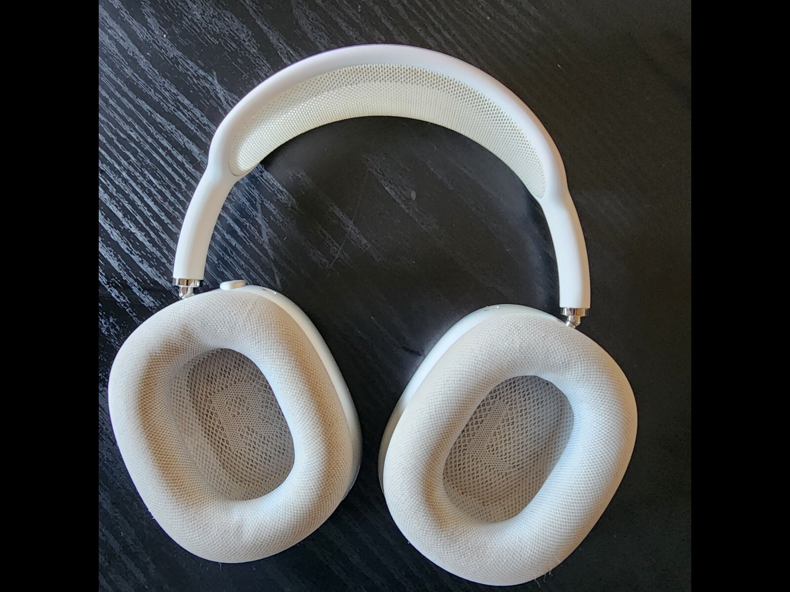 apple airpods max silver / used / works perfect / comes with apple airpods max silver / used / works perfect / comes with
