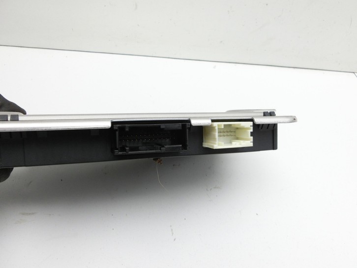 BMW F11 525d 10-14 Kombi Fußraummodul FRM III Steuergerät Lichtmodul BMW F11 525d 10-14 04.04.2013... Vorschau 4