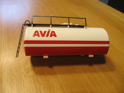 Ersatzteil für AVIA Kesselwagen 44401: weißer Kessel mit Leiteraufbau