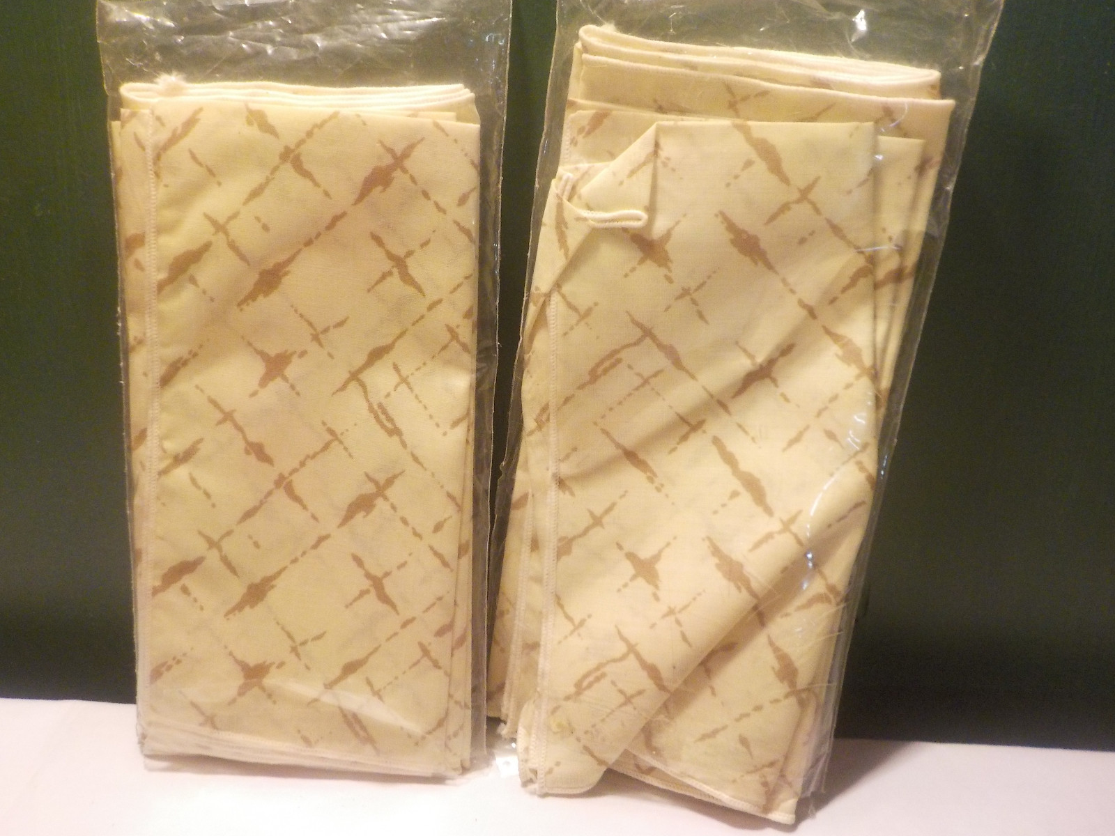 Vintage Cloth Napkins 2 Sets of 4 Cloth Napkins by G & W   New Old Stock