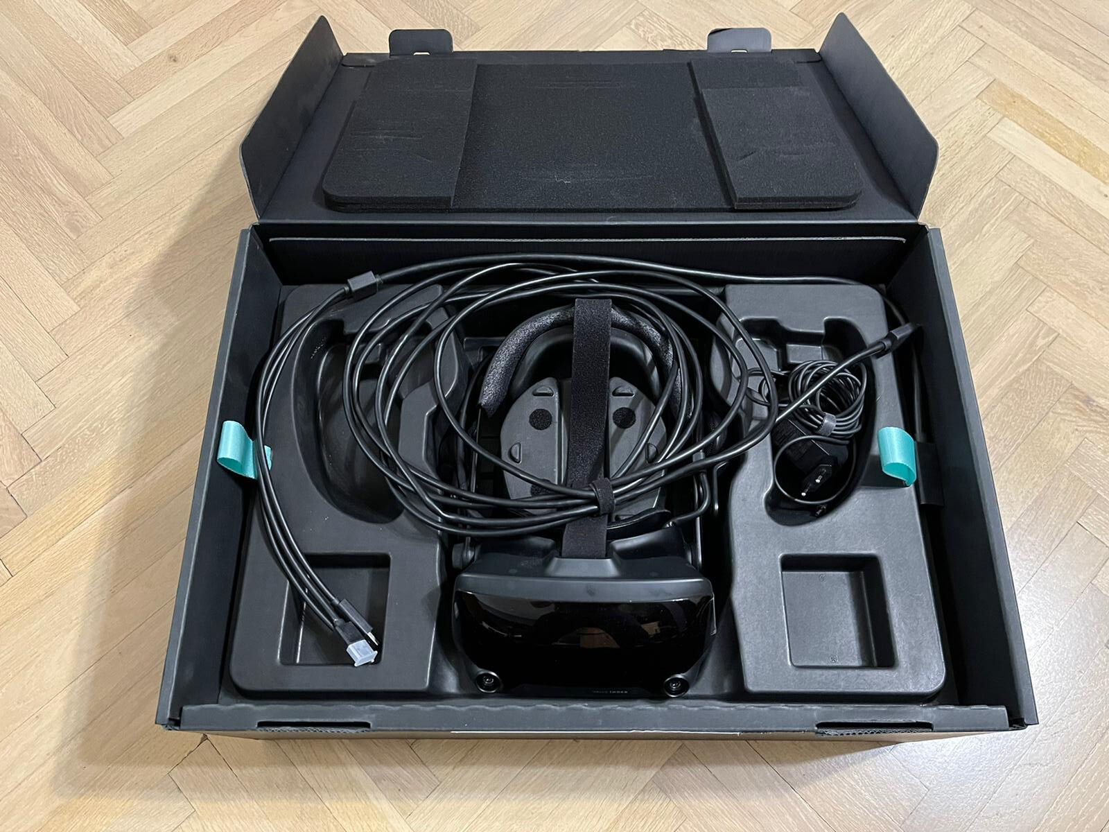 【中古】Valve Index VRセット 5月5日購入 VALVE INDEX VR キット 【中古】VRヘッドセット Valve