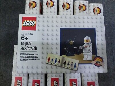 ( LOT OF 11 ) LEGO Space: Classic Spaceman Minifigure (5002812)