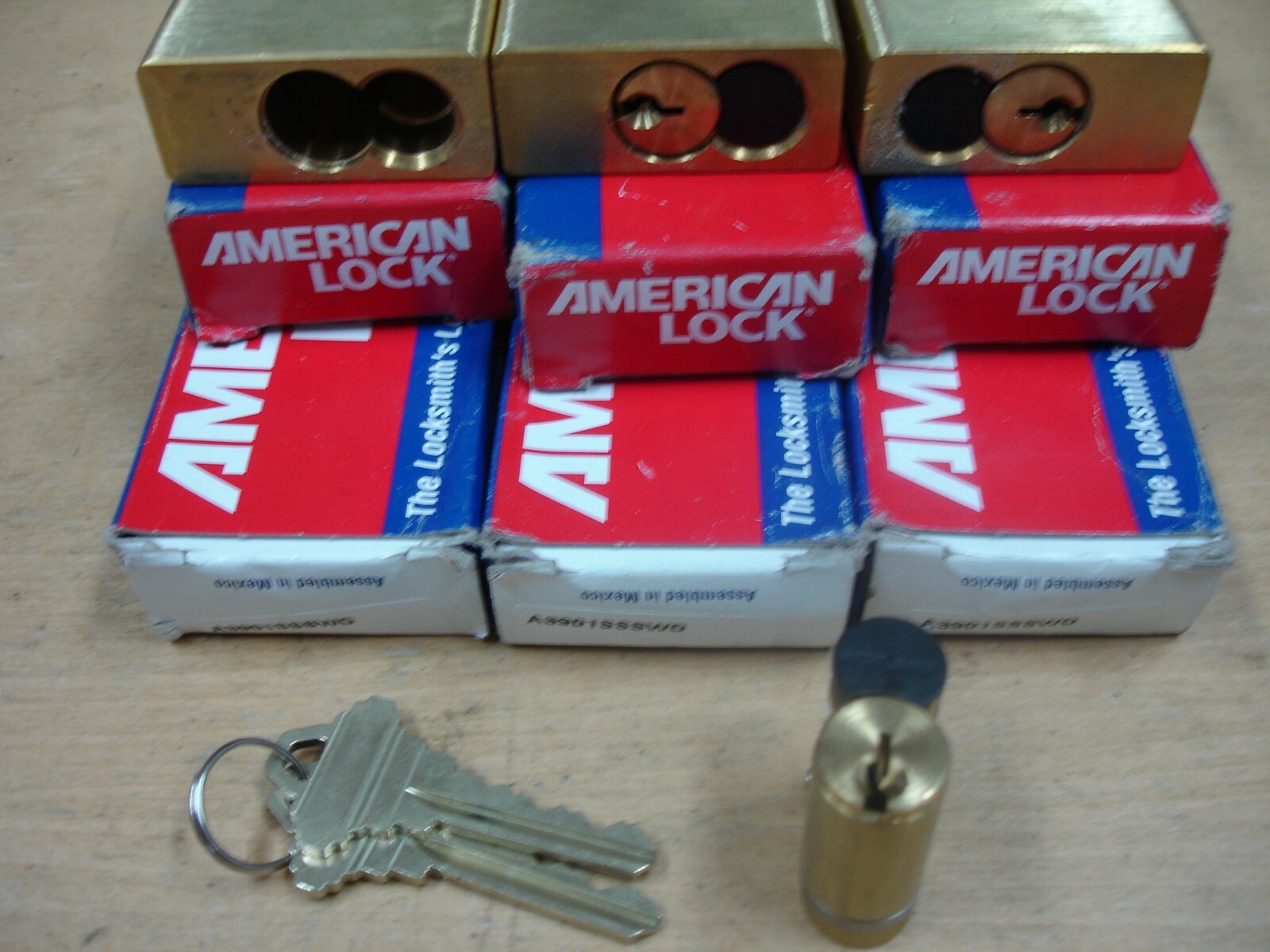 New Lot of 6 American Lock 3900 Series Padlocks  A3901SSSWO-With Core & Keys