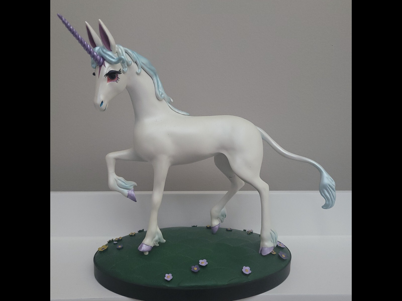 ★2024SS新作★THE COLDEST MOMENT★TCM unicorn T ThinkGeek Exclusive The Last Unicorn Statue by Chronicle +