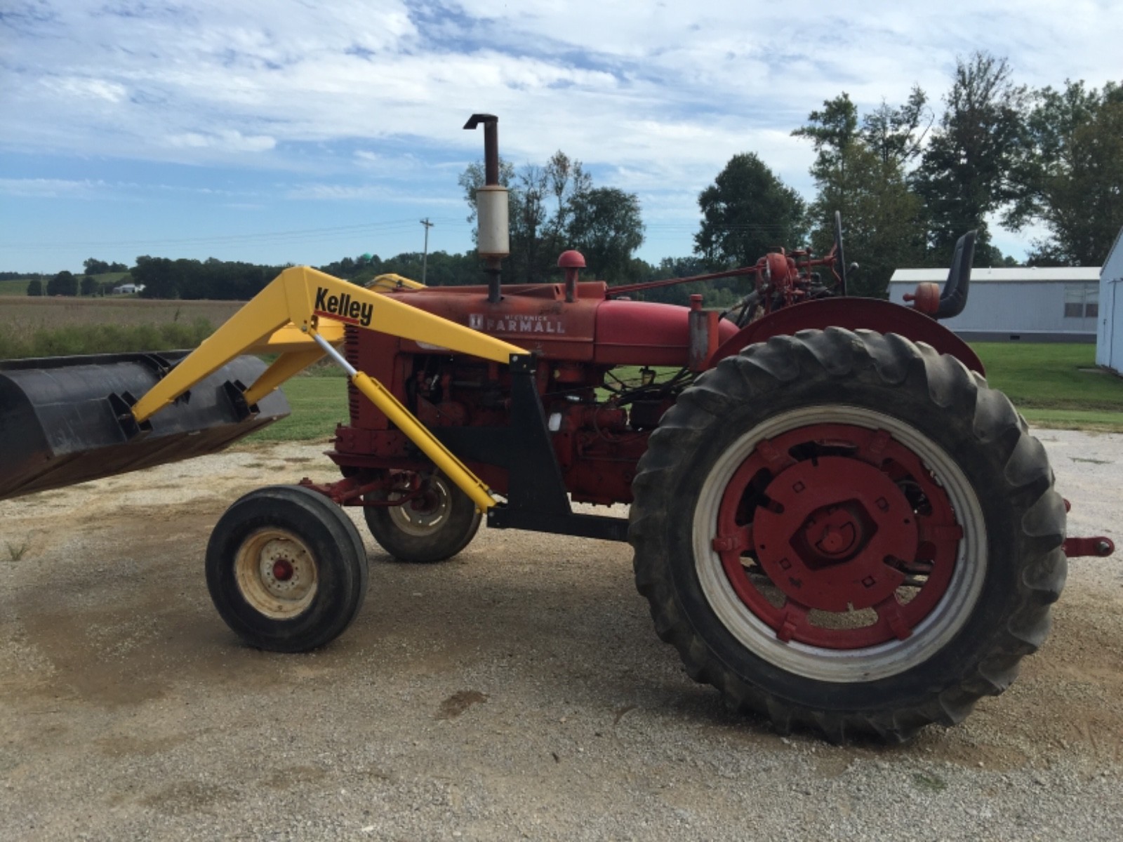 International Farmall Super MTA Tractor w/ Loader