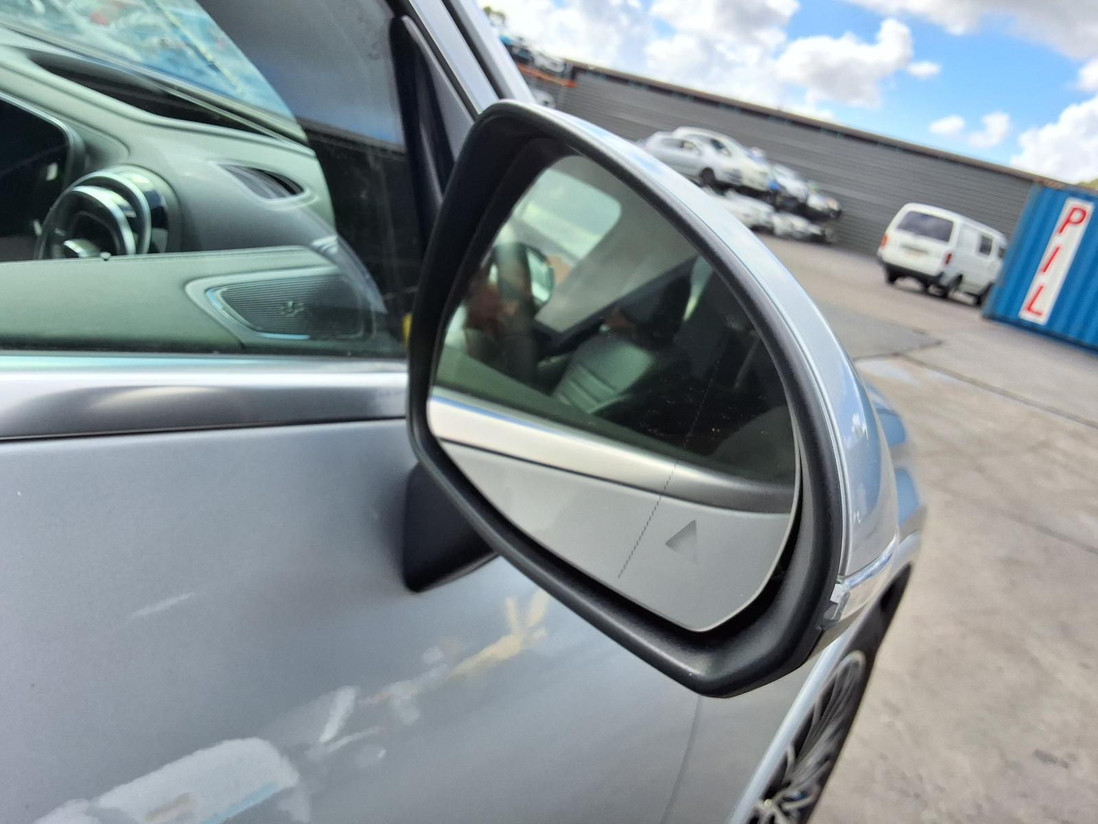 MERCEDES BENZ GLC CLASS X254/C254 10/2022-2024 RIGHT DOOR MIRROR SILVER