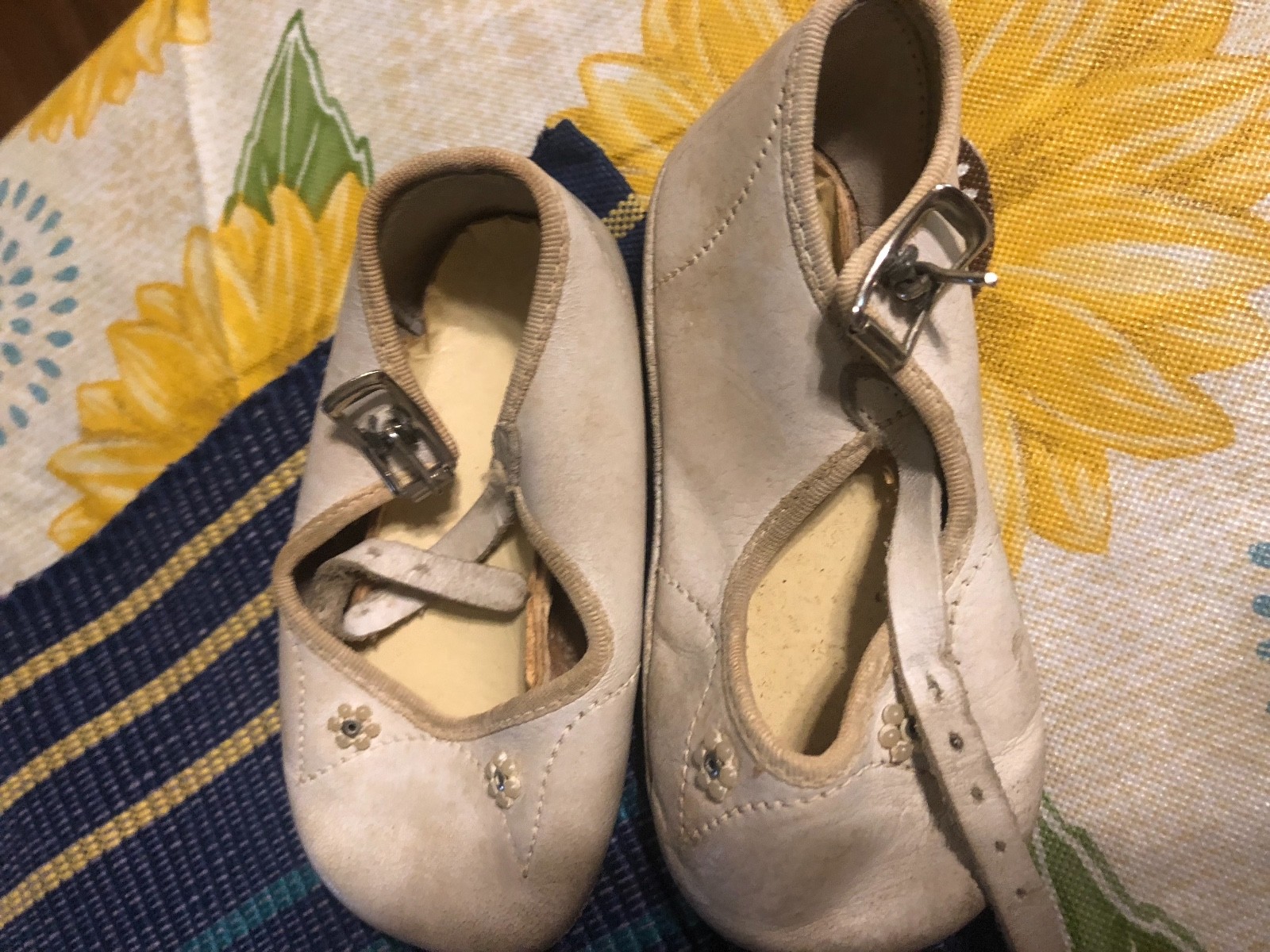 Vintage baby shoes - 4 pair - white - different sizes
