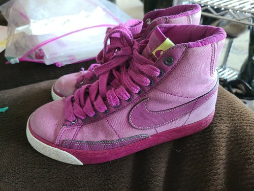 Rare Nike Blazer Mid Womens 7 Plum Voltage Purple Shoe Rare Nike Blazer Mid Womens 7 Plum Voltage Purple Shoe