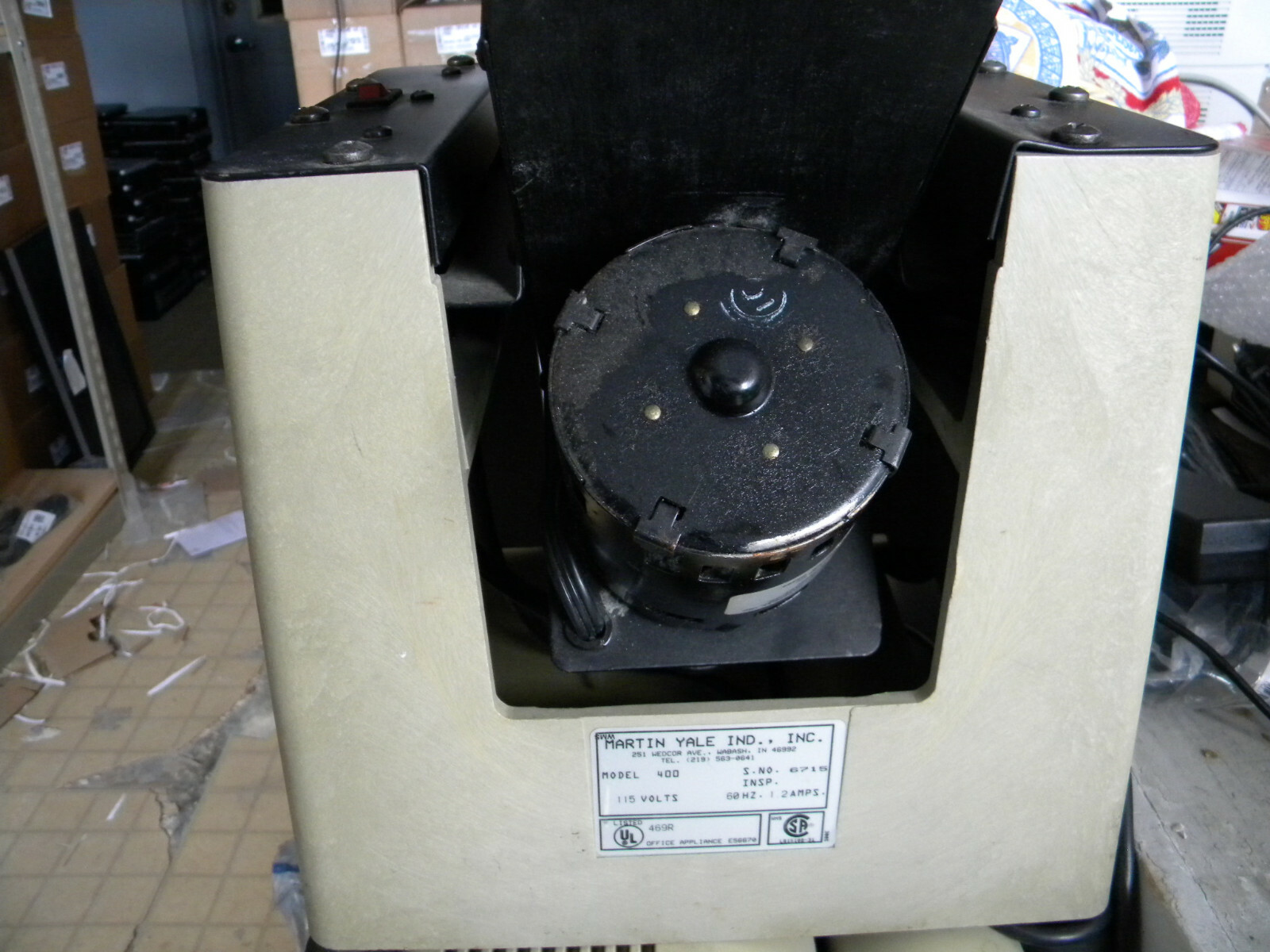 Martin Yale 400 Tabletop Jogger for aligning and separating paper, envelopes +