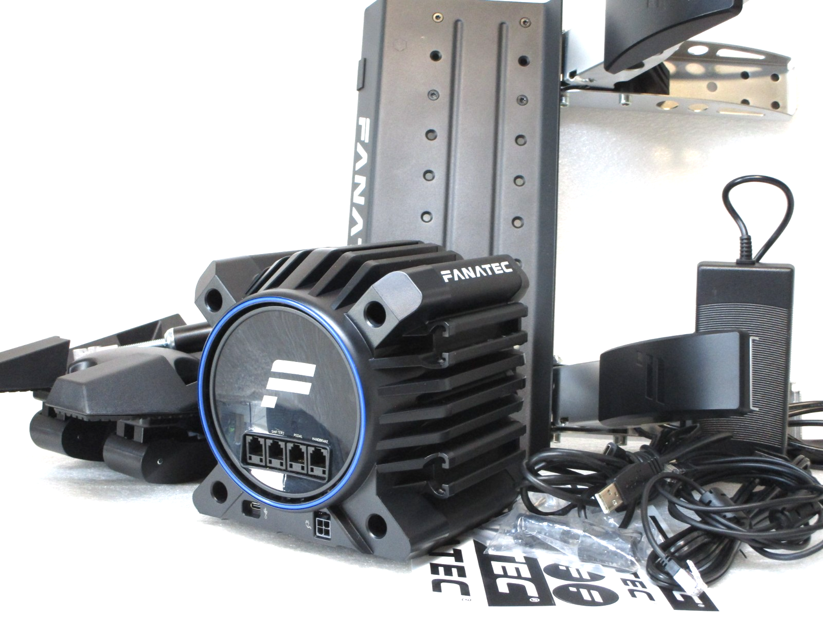 【お得セット!】Fanatec DD+Wheel+Pedals Ready to Race - Fanatec selling a DD bundle for only 400 USD