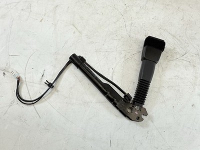 2014-2016 BMW 330i FRONT RIGHT SIDE SEAT BELT BUCKLE END OEM