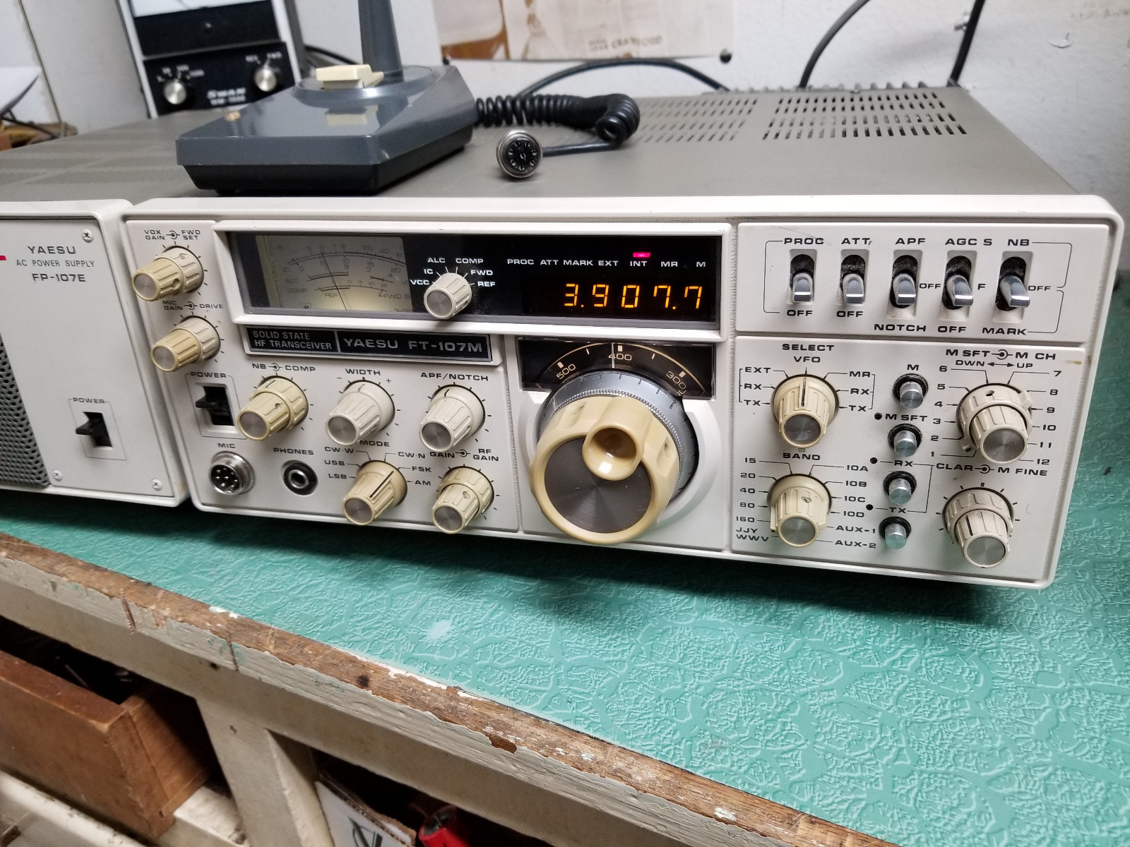 Yaesu FT-107M HF Transceiver With Power Supply and Desk Microphone See Video