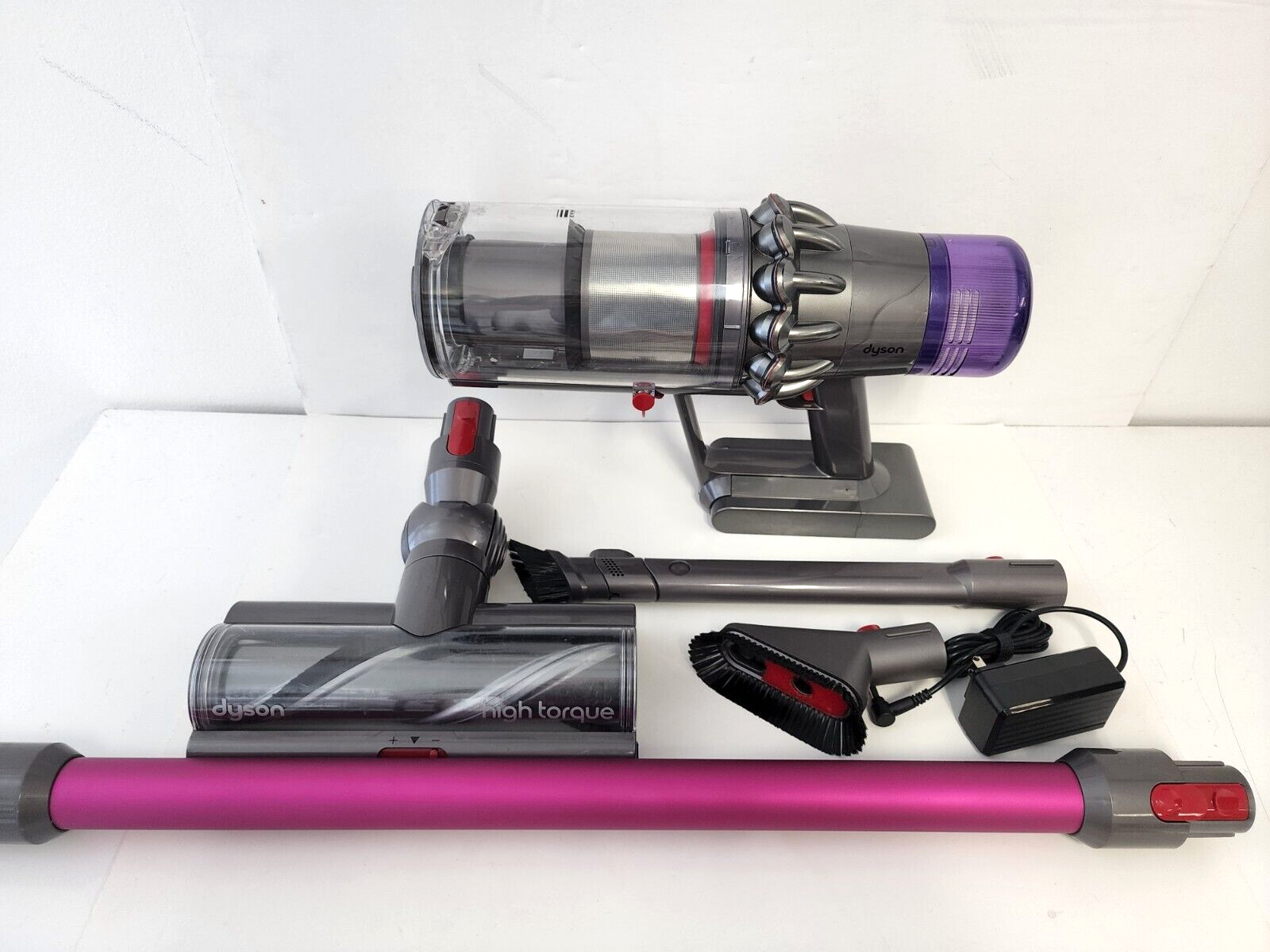 Dyson розовый. Dyson pink. дайсон розовый 2025. dyson зink.