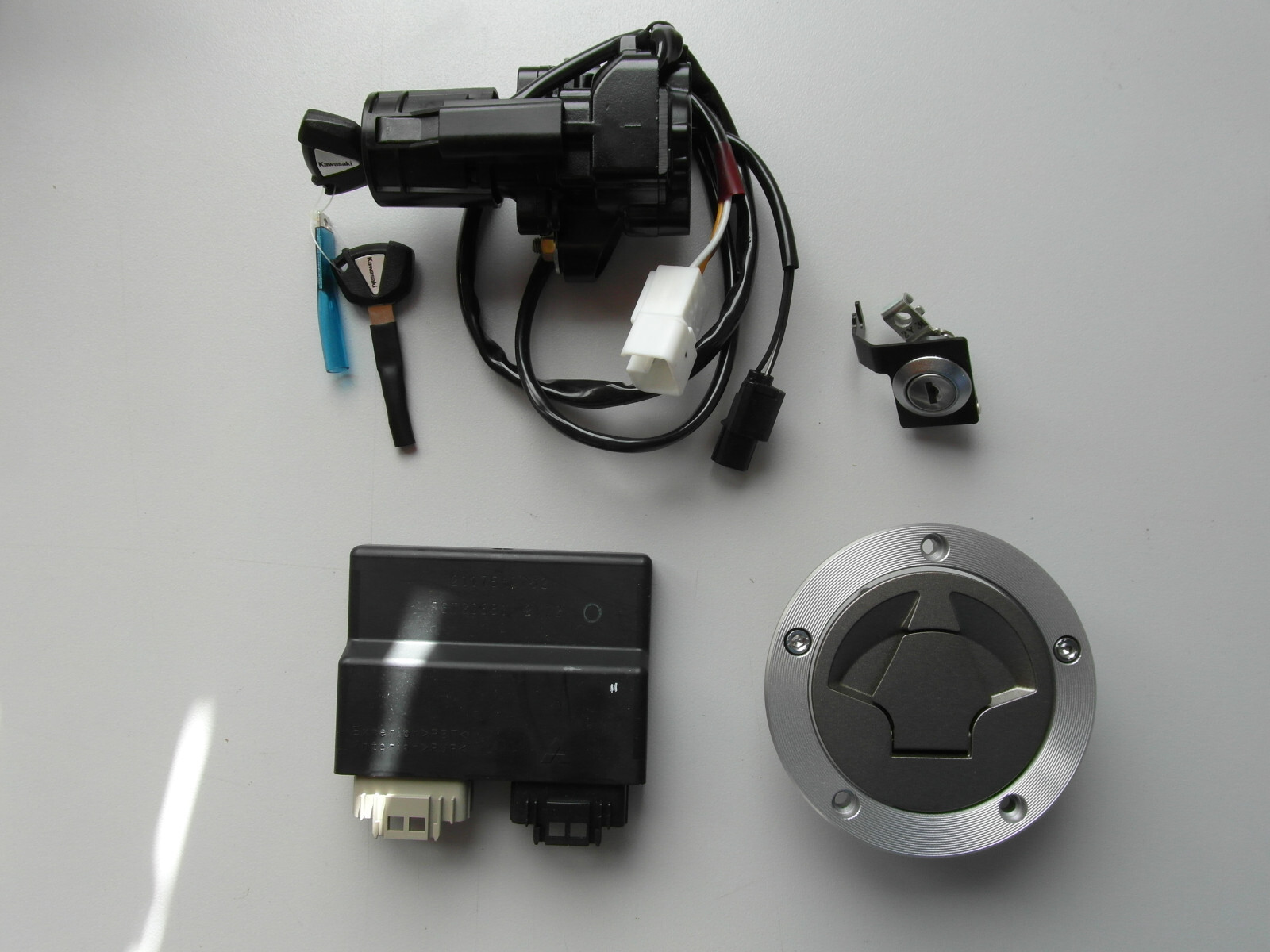 ECU CDI Zündschloss Schlüssel Tankdeckel 21175-0762 Kawasaki