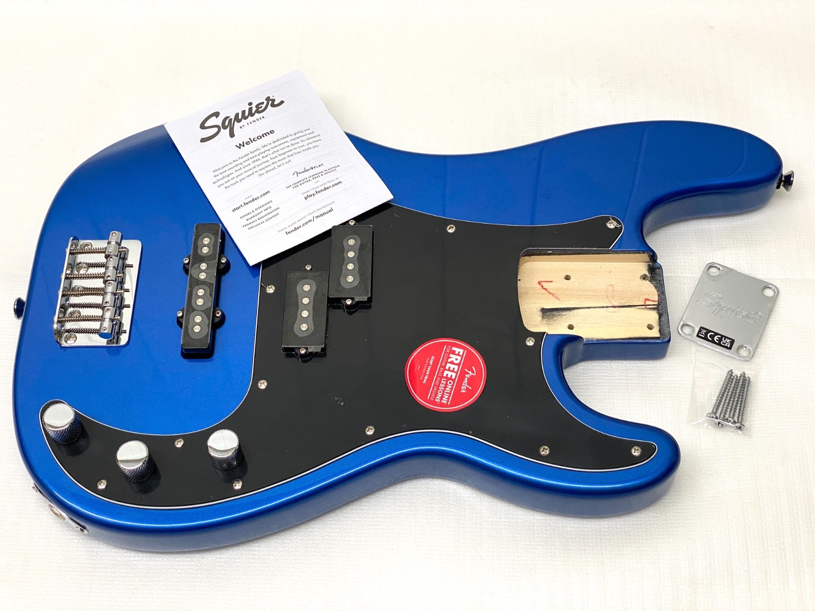 ■Squier Fender Precision Bass PJ プレベ Genuine! Fender Squier FULLY LOADED PJ BASS Body Lake Placid