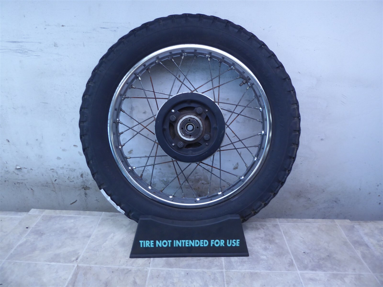 1973 Honda CL360 Scrambler H1143) chrome rear wheel rim with