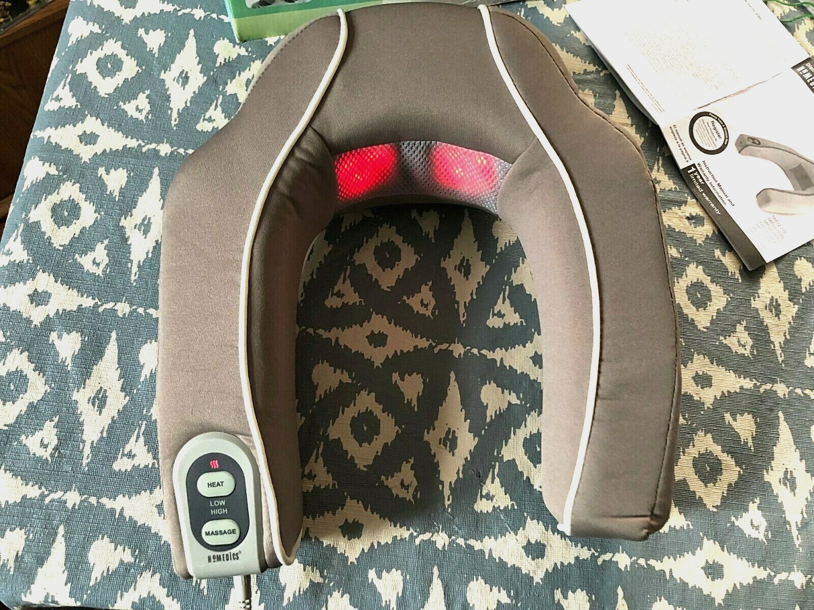 Neck and Shoulder Massager with Heat 2 Speed Polyester Cover 4AA Batteries (n/i)