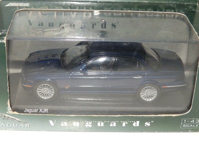 JAGUAR XJR Bleu VANGUARDS V09100