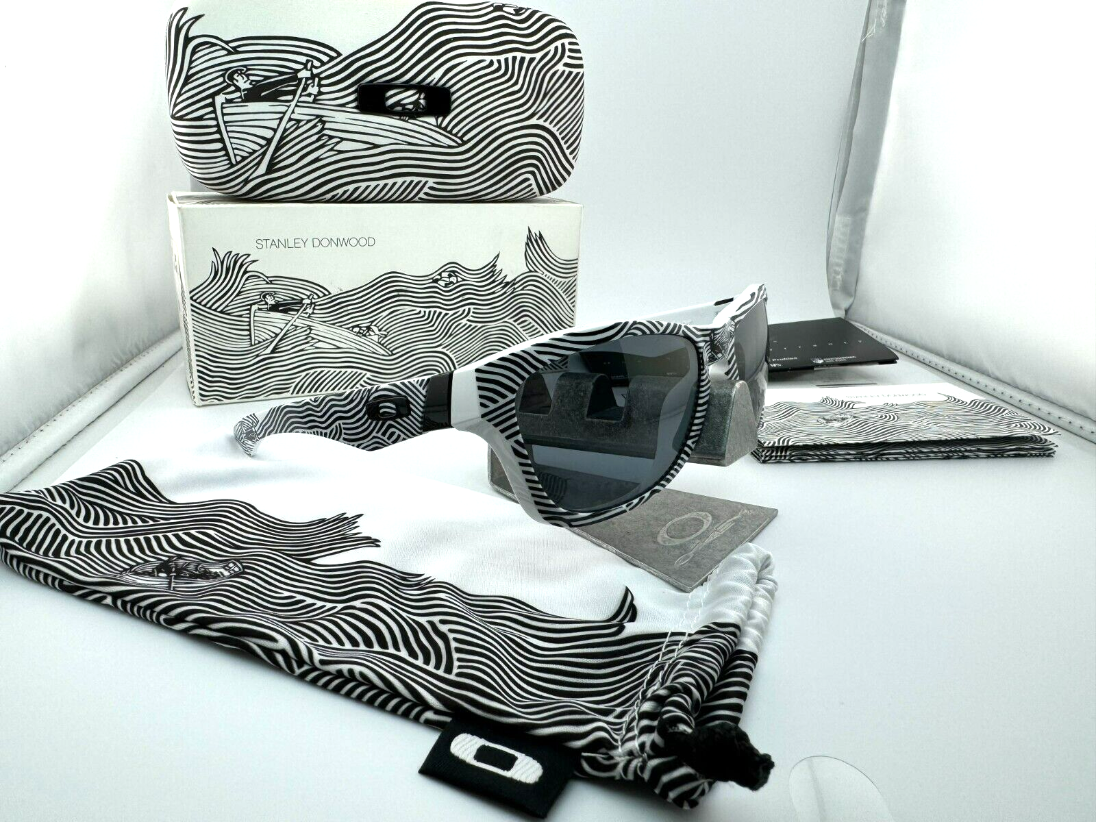 OAKLEY JUPITER STANLEY DONWOOD POLISHED WHITE GREY POLARIZED OAKLEY JUPITER STANLEY DONWOOD POLISHED WHITE GREY POLARIZED