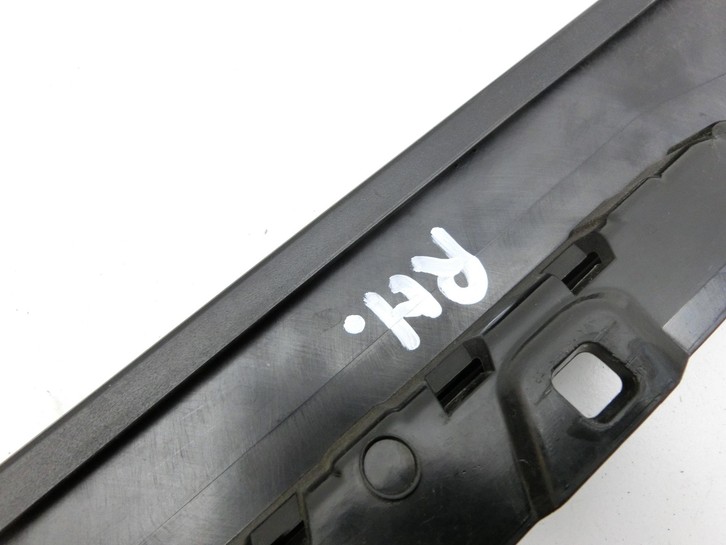 Audi A4 8W 19-24 Kombi Blende Aussen für Tür Rechts Hinten Audi A4 8W 19-24 27.01.2020 8W9839904A gebraucht Vorschau 5