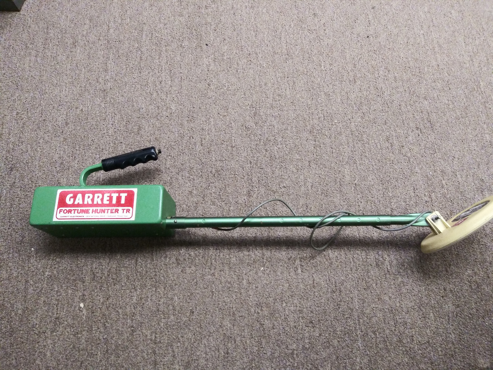 VINTAGE GARRETT METAL DETECTOR