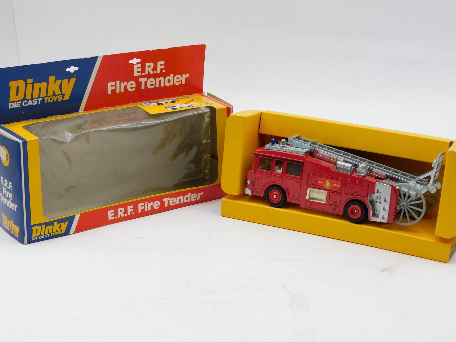 ミニカー ERF Fire Engine Water Tender s-l1200.jpg