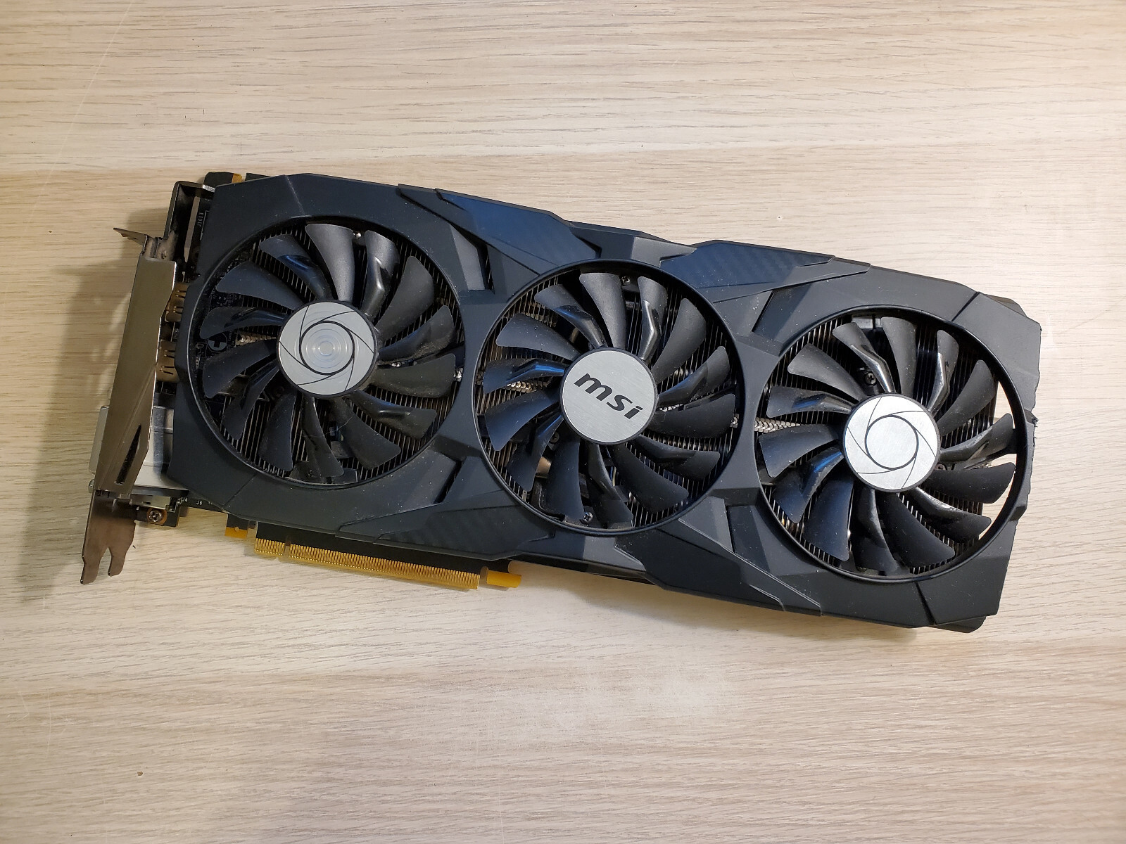 Видеокарта msi geforce gtx 1080 ti Видеокарта msi geforce gtx 1080 ti