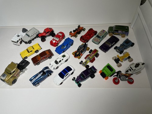マイスト ブラーゴ ホットウィール 1/24 など ミニカー 21台 ジャンク Maisto burago Hot wheels 1/24 など ミニカー 21台 まとめて