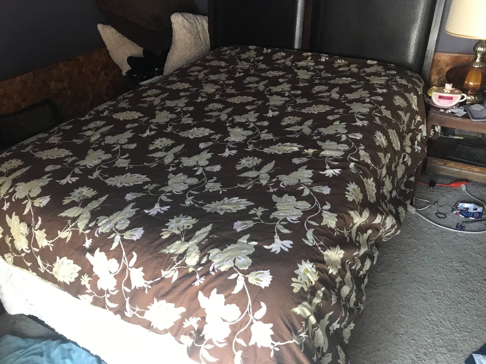 VTG Casual Home Brown Green Quilted Quilt 104x92 King Size Floral Fluffy Soft