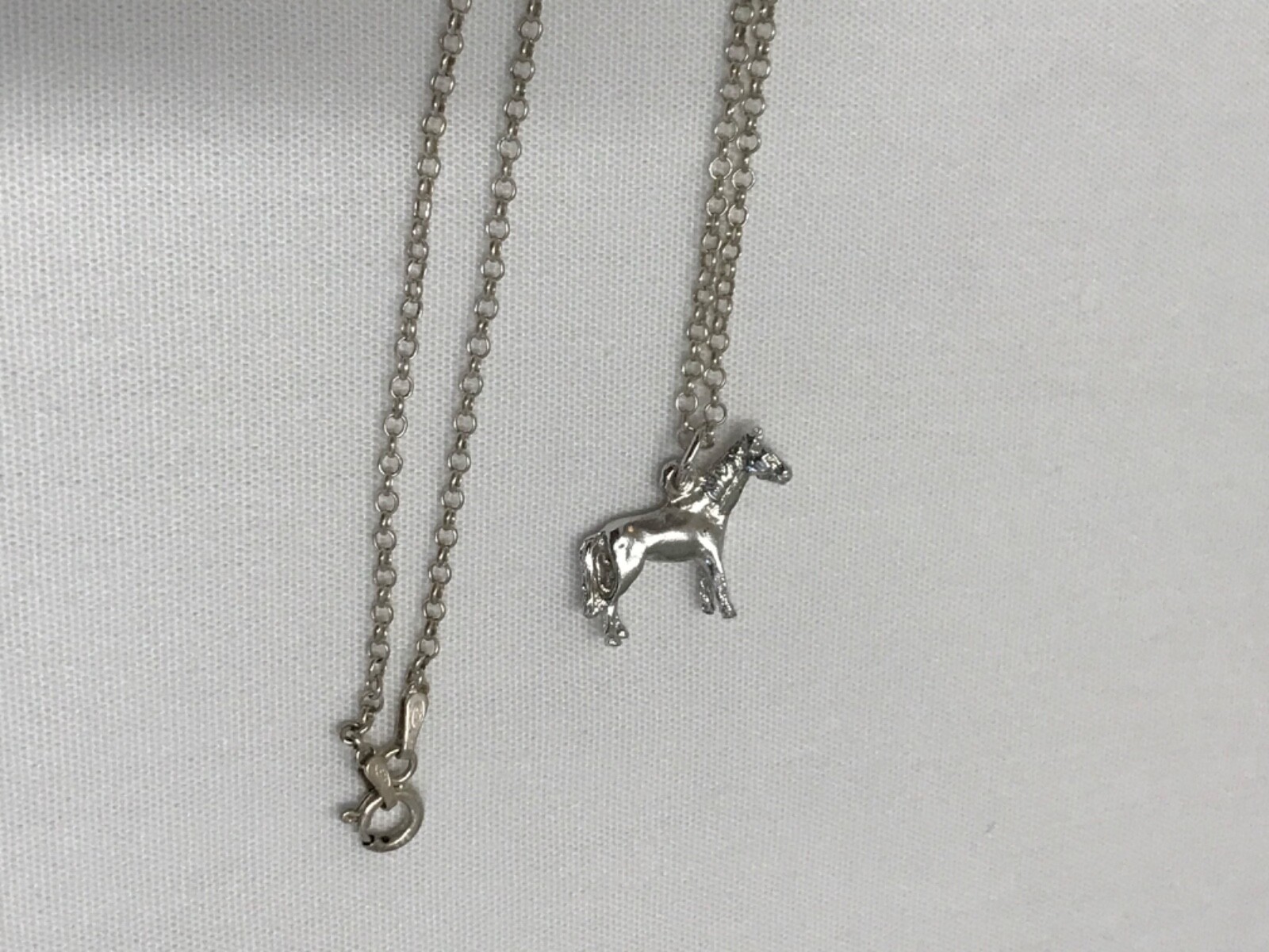 STERLING SILVER NECKLACE 18.5” HORSE SHOW PENDANT THOROUGHBRED