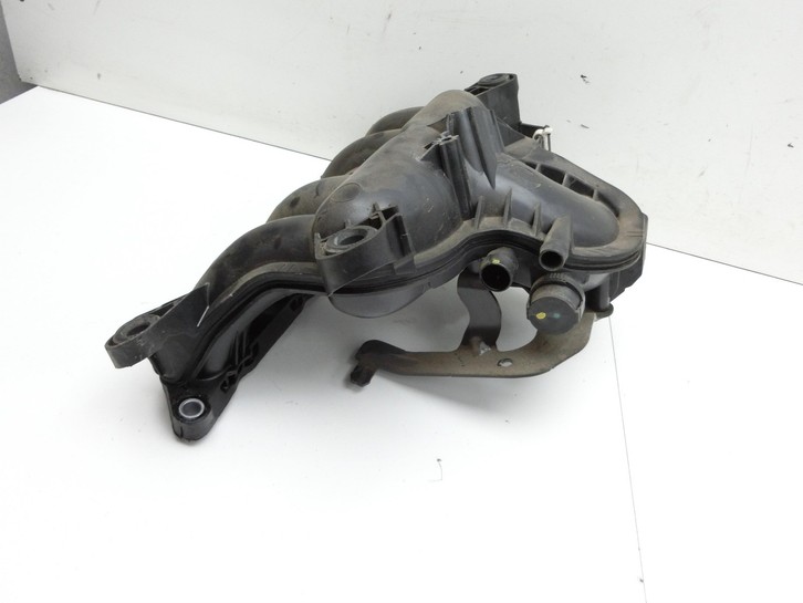 BMW 114i F20 11-15 1,6 75KW Ansaugbrücke Ansaugkrümmer BMW 114i F20 11-15 11.03.2013 7595078 11617595078 gebraucht Bild 4