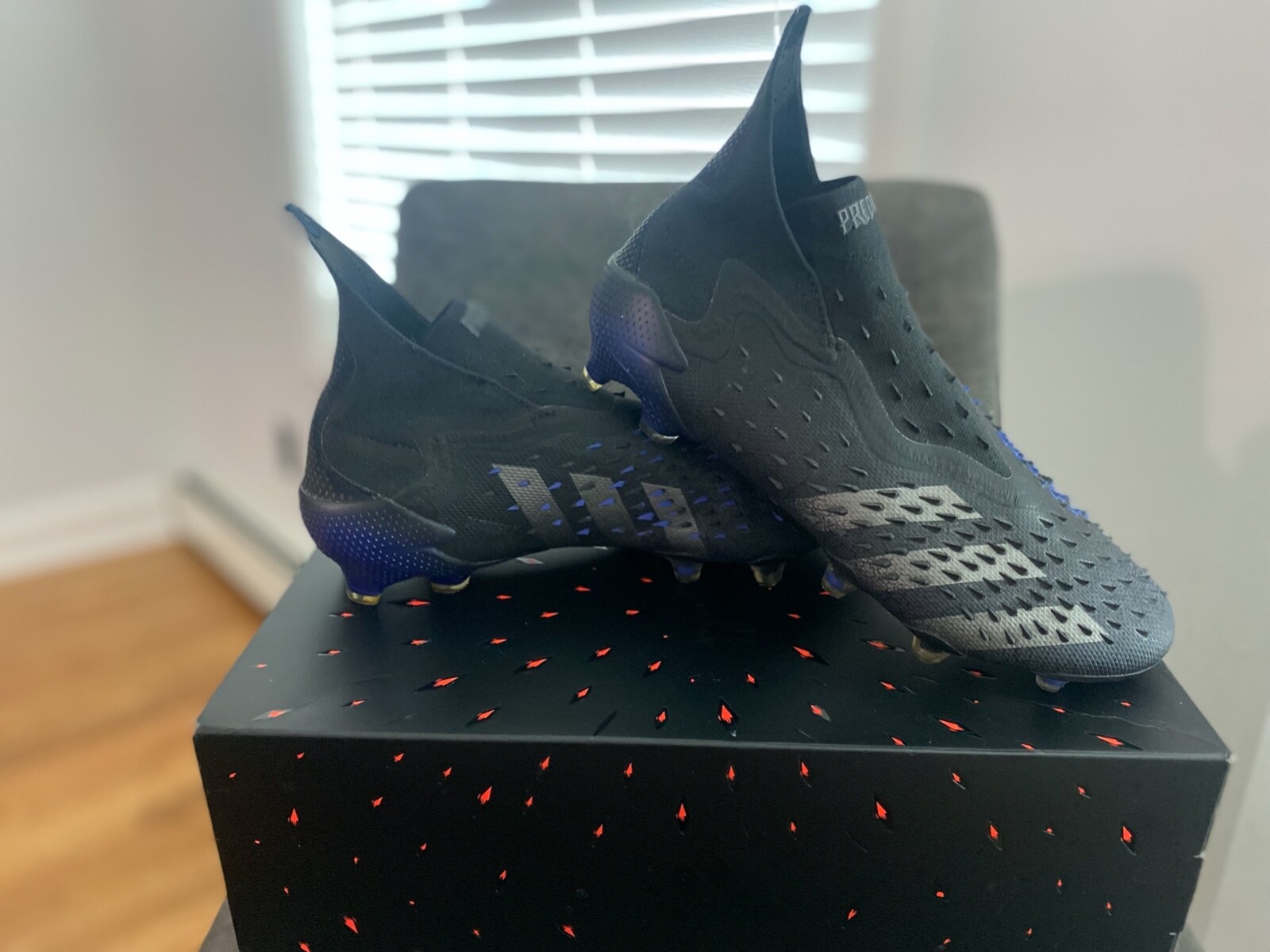 Adidas Predator Freak + FG, Core Black/Iron Metallic/Sonic