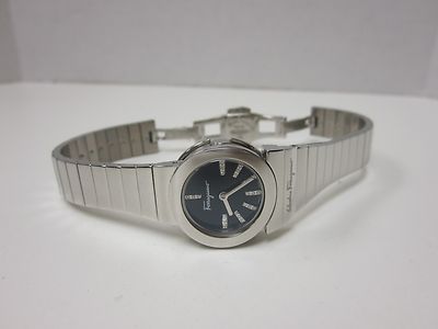 Pre-owned Ferragamo Women F70sbq9999i S099 Gancino Black Diamond Dial Steel Bracelet Watch In Silver