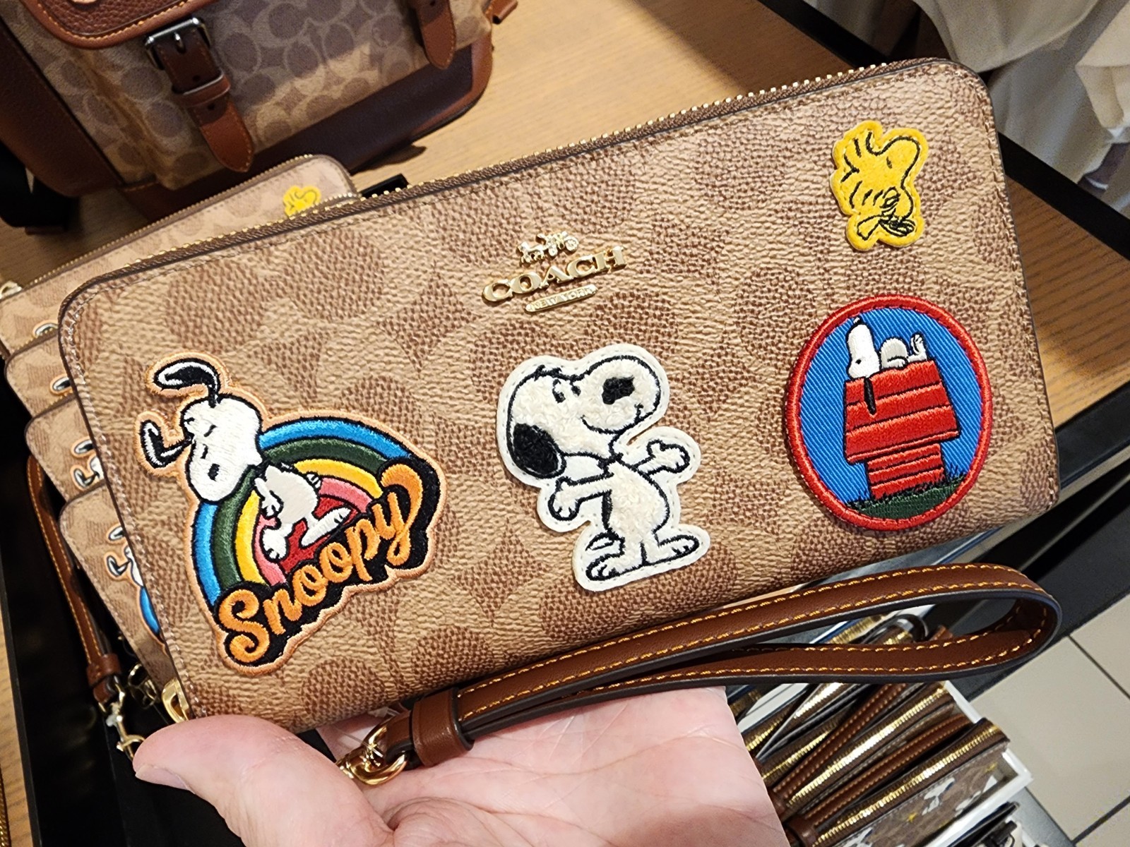 ■COACH■×PEANUTS ロングジップアラウンドウォレット パッチ □COACH□×PEANUTS ロングジップアラウンドウォレット パッチ