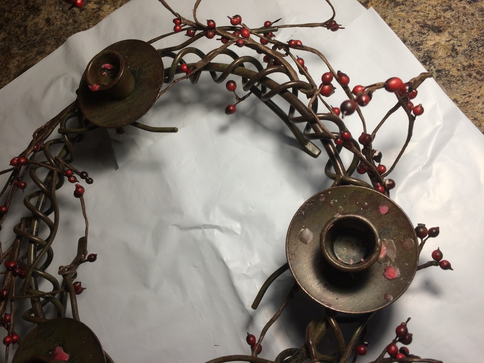 Vintage Round Metal Candle Holder Centerpiece with Red Berry Vine