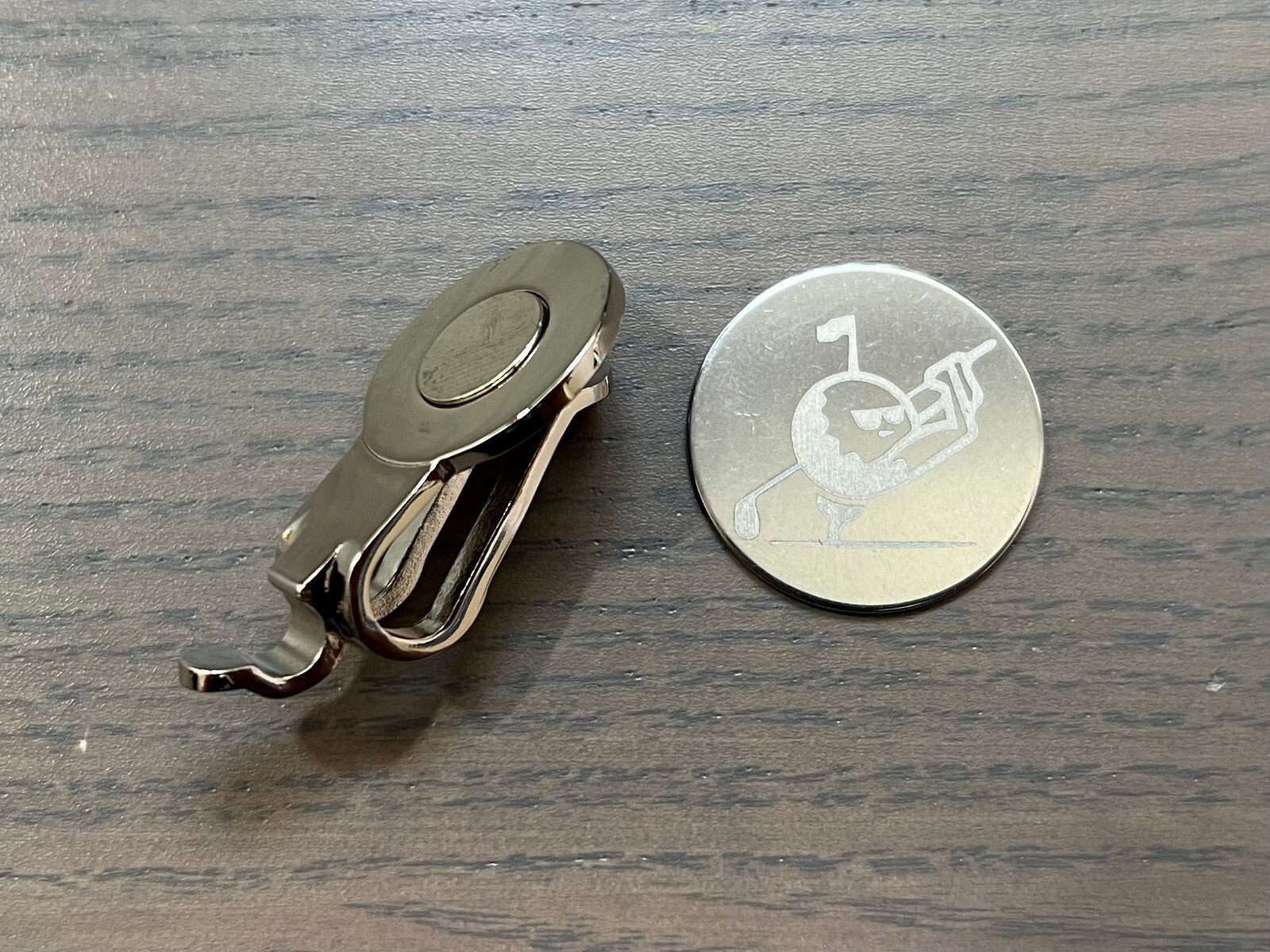 SnapTee Golf Hat Clip with Magnetic Ball Marker and Tee Holder (Silver)