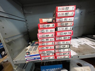 h10c  champion spark plugs    READ THE LISTING PLEASE    Albany. 1  box of 6