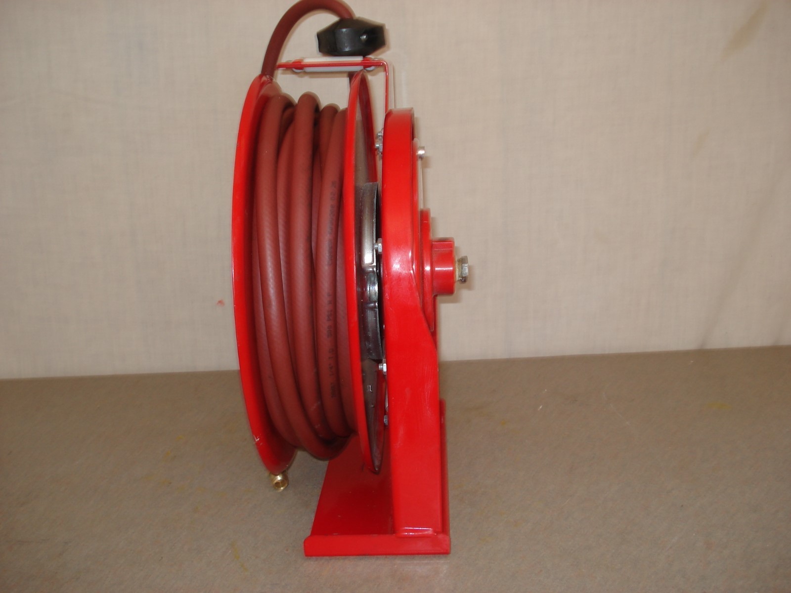 NICE Reelcraft  Spring Return Hose Reel (2Z862) Excellent Condition With Hose