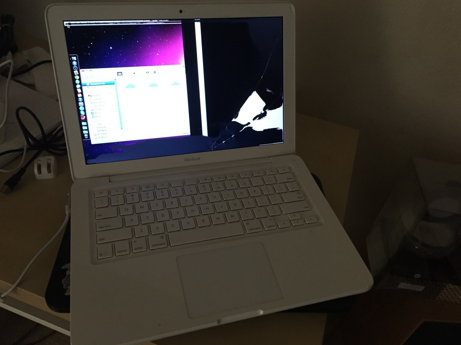 Apple - ととみ /白いMacbook Apple MacBook Air Z0UU1LL/A 13.3