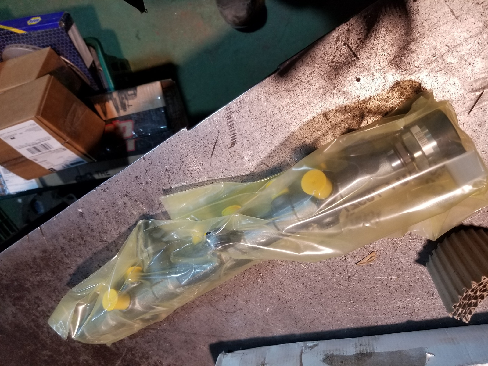 OEM Cummins Bosch 0445226167 5348915 Fuel Rail - Picture 4 of 11