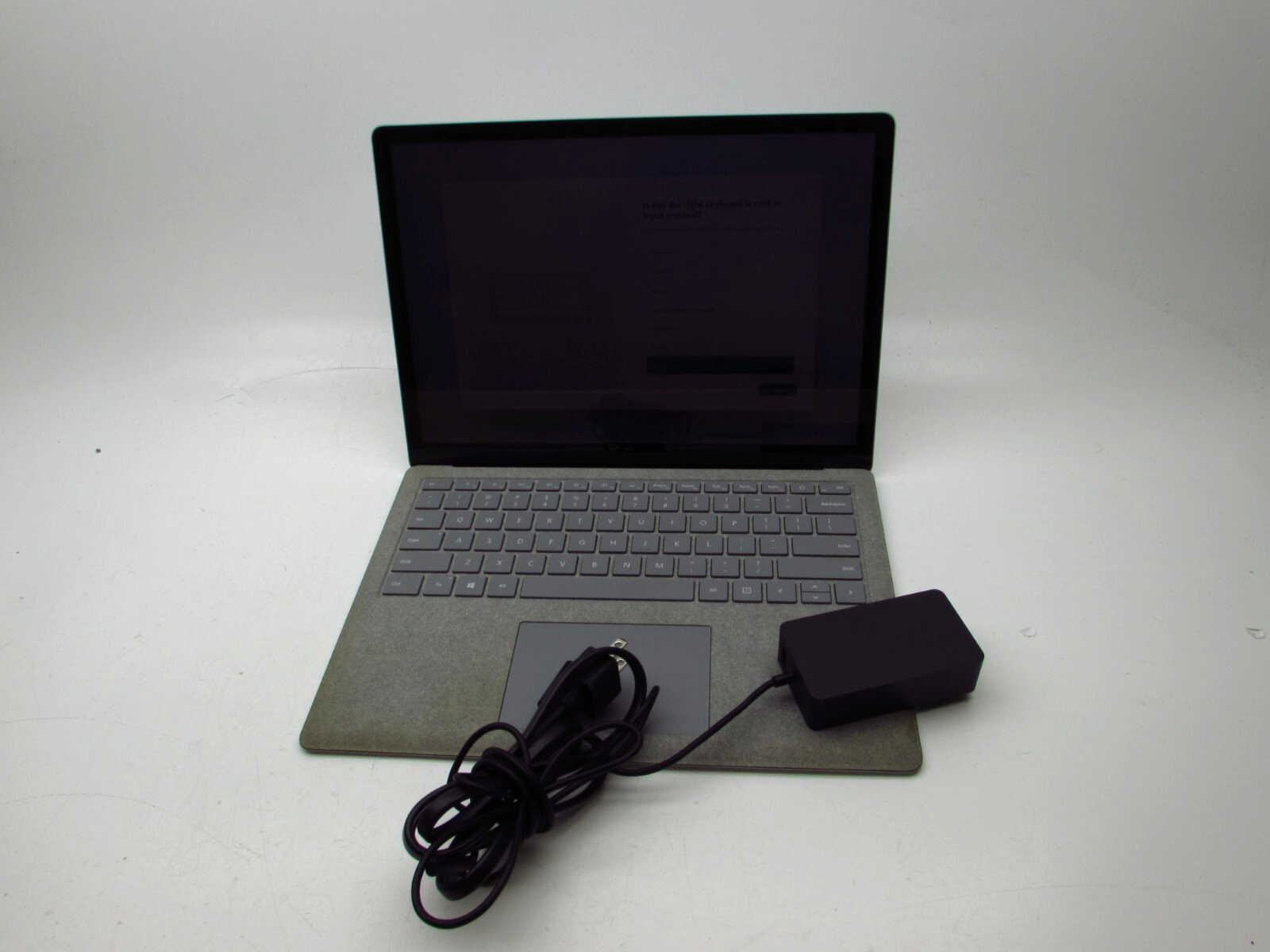 【Microsoft】 SurfaceLaptop Model1769 Microsoft Surface Model 1769 i5 8GB RAM 128GB SSD Windows 10