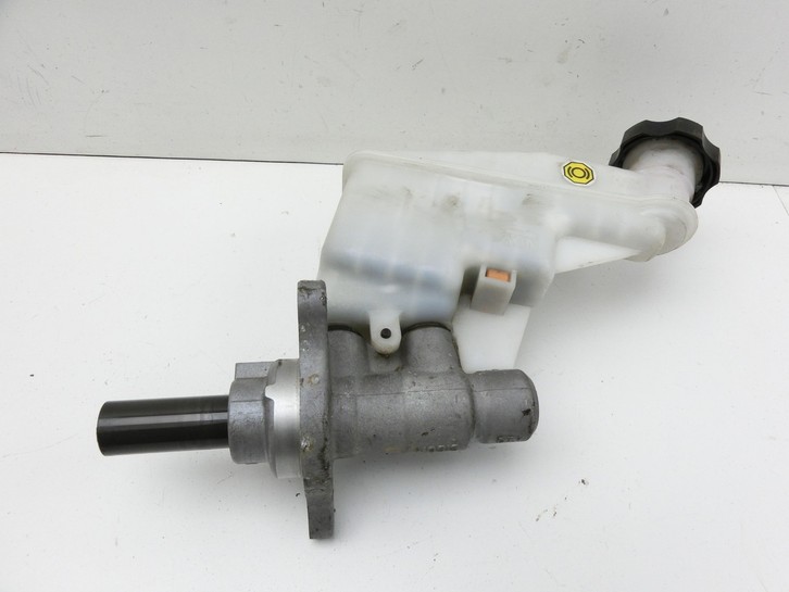 Kia Ceed JD 12-15 Hauptbremszylinder Bremszylinder Kia Ceed JD 12-15 28.03.2013 gebraucht Vorschau 4