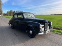1951 Humber Hawk MK lV, saloon, runs and drives great.