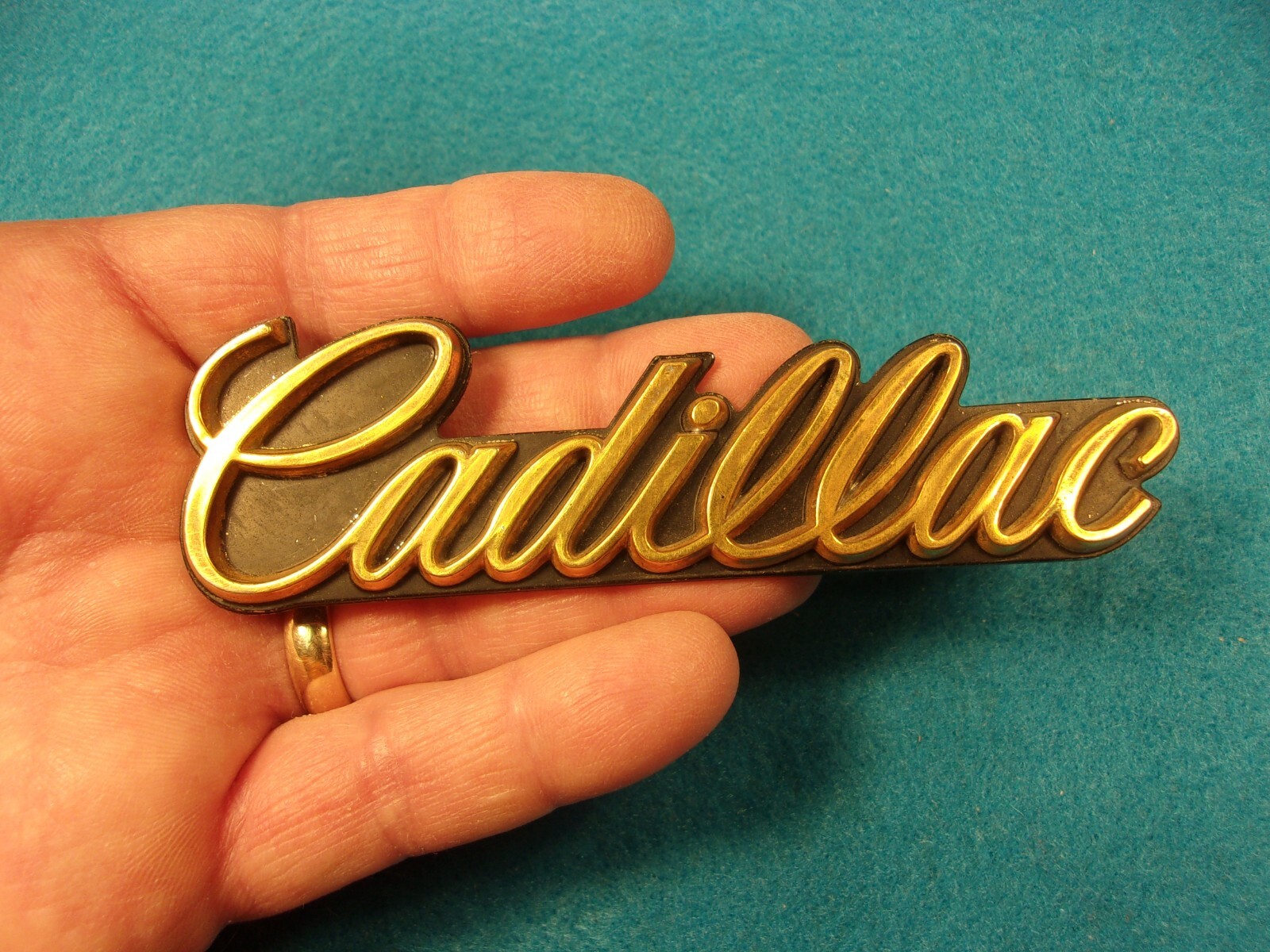 EXCELLENT OLDER VTG? GOLD TONED EXCELLENT OLDER VTG? GOLD TONED