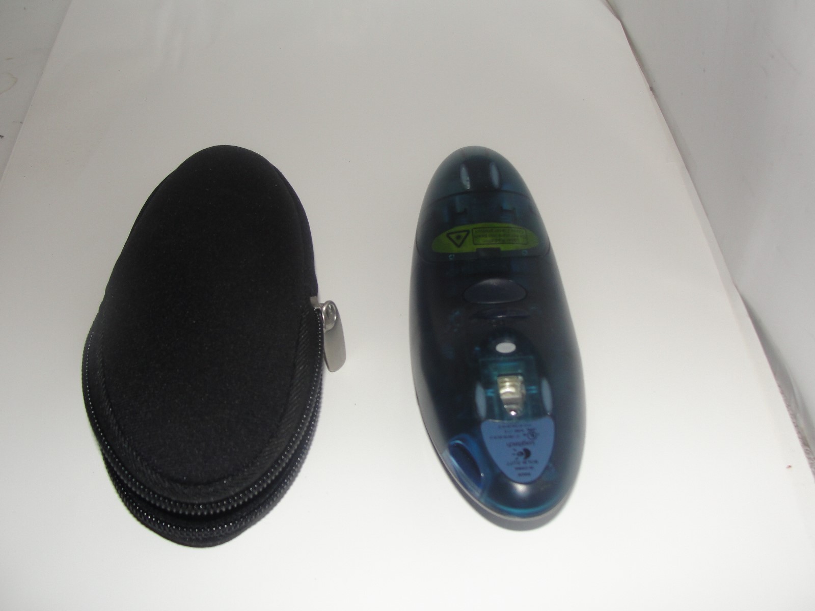 logitech wireless bluetooth presentatuion mouse MRU77
