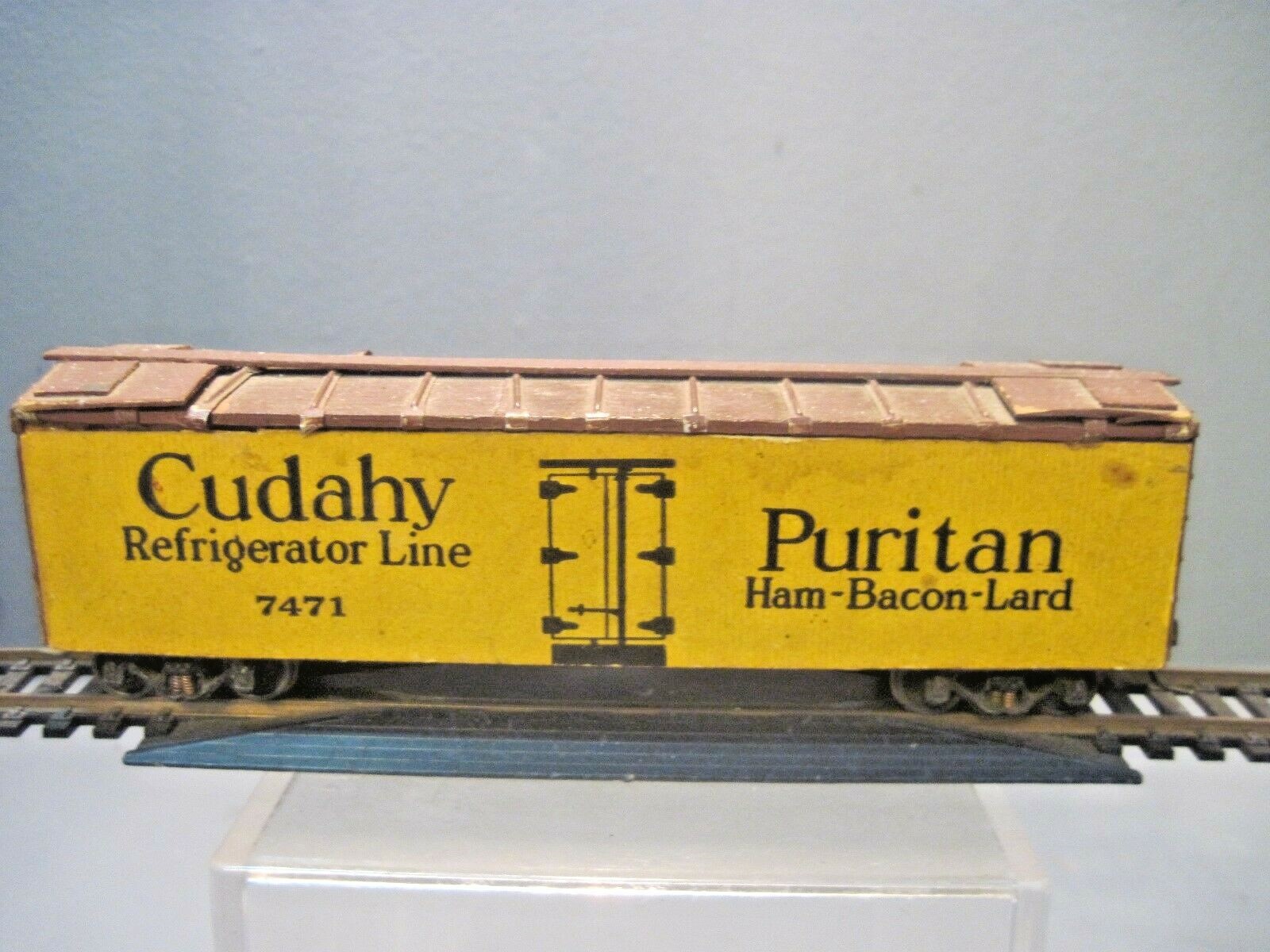 MID CENTURY MODERN  WOOD HO SCALE BILLBOARD REEFER CUDAHY REFRIGERATED LINES